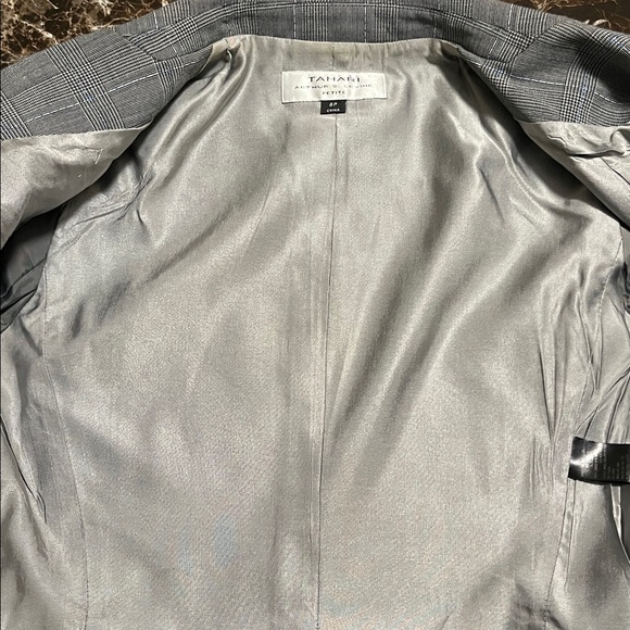 Tahari ASL Women’s 2 Pieces Suit Skirt/ Blazer Wool Blend Gray Plaid Size 6P - Picture 17 of 17